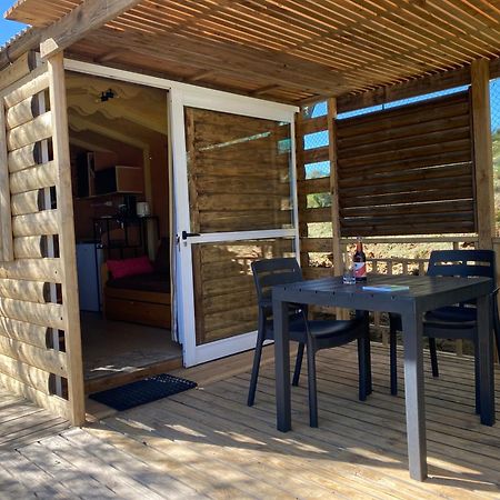 Camping Les Amandiers Castelnau-de-Guers Exterior photo