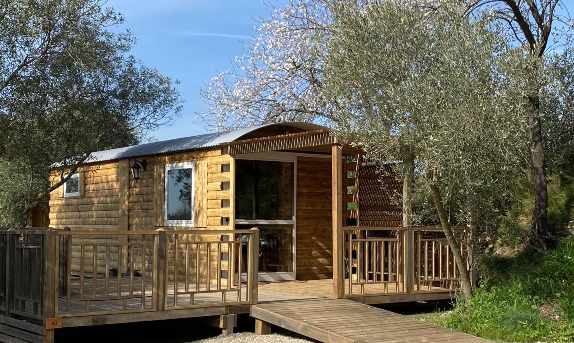 Camping Les Amandiers Castelnau-de-Guers Exterior photo